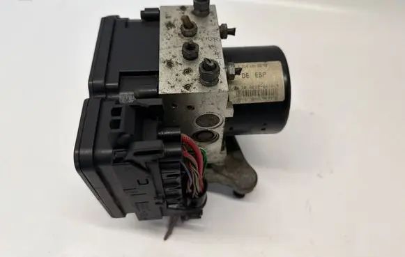 Mercedes-Benz C W204 ABS Pump A2049012500 10061934941 10092623353