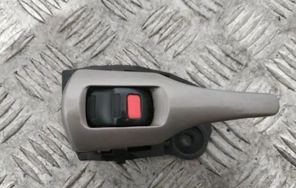 Toyota Urban Cruiser (XP110) Front door interior handle