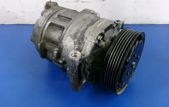 Volkswagen Golf IV Air conditioning (A/C) compressor (pump) 1K0820803F