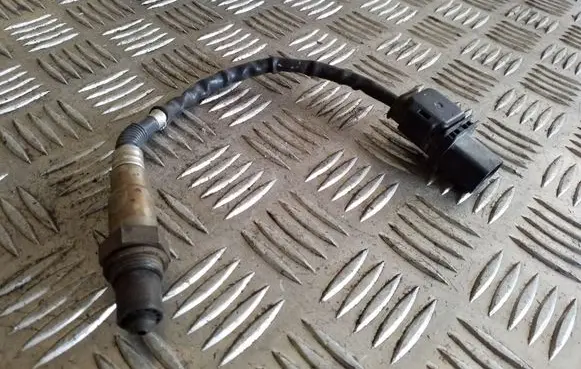Audi A3 S3 A3 Sportback 8P Lambda probe sensor 0258007211 03C906262A