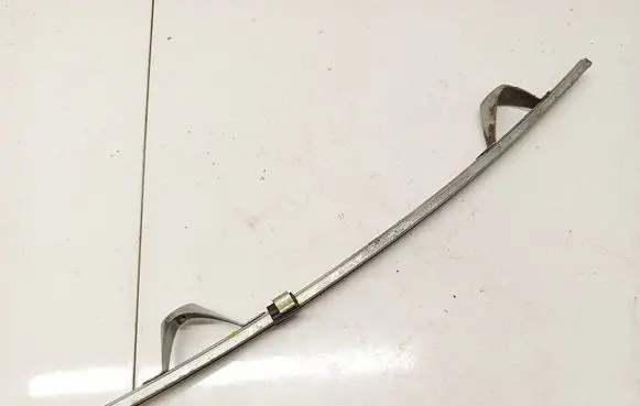 Opel Astra H Sliding door window regulator with motor 13100541
