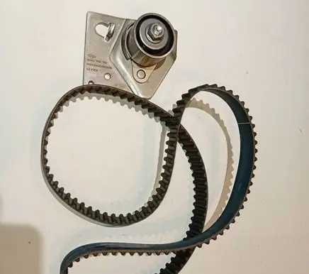 Suzuki Grand Vitara II Timing belt 1276067JG1000 ROZRZĄD ROLKA PASEK ROZRZĄDU