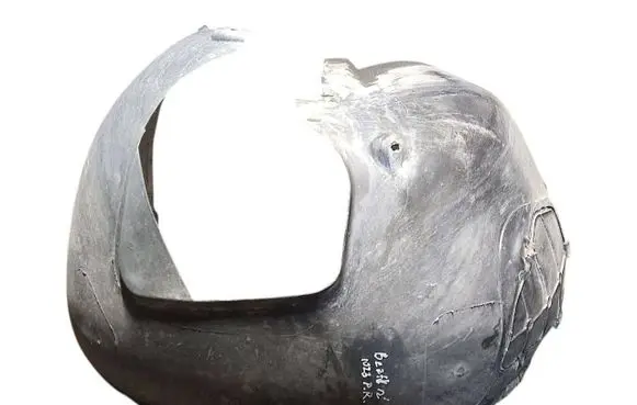 Front wheel arch liner splash guards