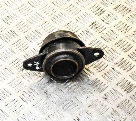 Nissan Leaf I (ZE0) Engine mount bracket