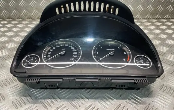 BMW 5 F10 F11 Speedometer (instrument cluster) 9291414 2000223991 25811511