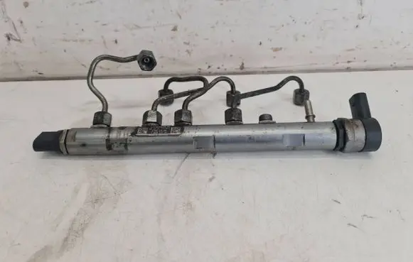 BMW 3 E90 E91 Fuel main line pipe 7809127 8531535