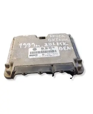 Skoda Octavia Mk1 (1U) Engine control unit/module 06A906018FH 26SA7702 0261206266