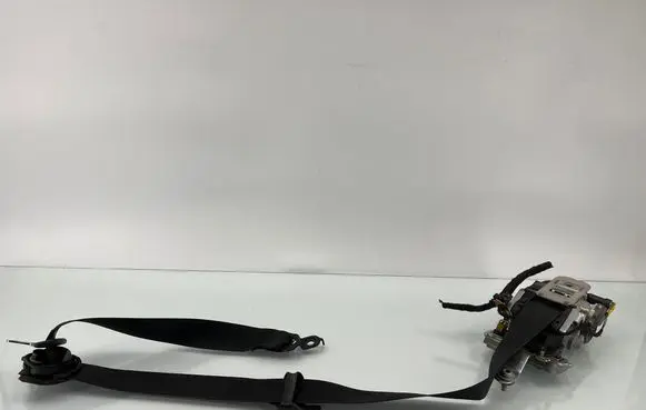 Mercedes-Benz E W212 Front seatbelt 610035800C 29059277 7426000902