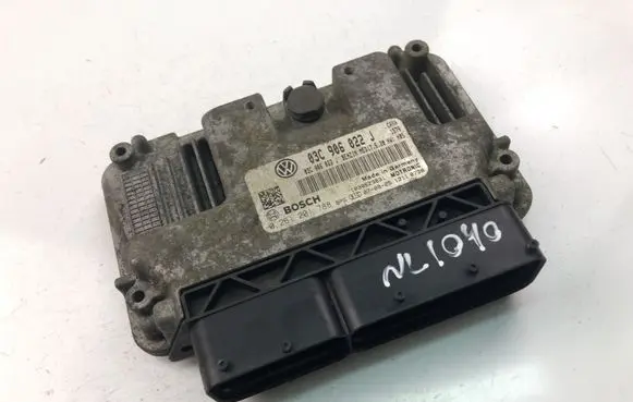Volkswagen Golf V Engine control unit/module 03C906022J