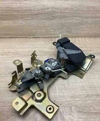 Toyota Previa (XR30, XR40) II Tailgate/trunk/boot lock/catch/latch 175G2905 WITHPLUG