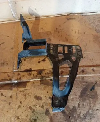 BMW 5 E60 E61 Headlight/headlamp mounting bracket 7033732 11267310