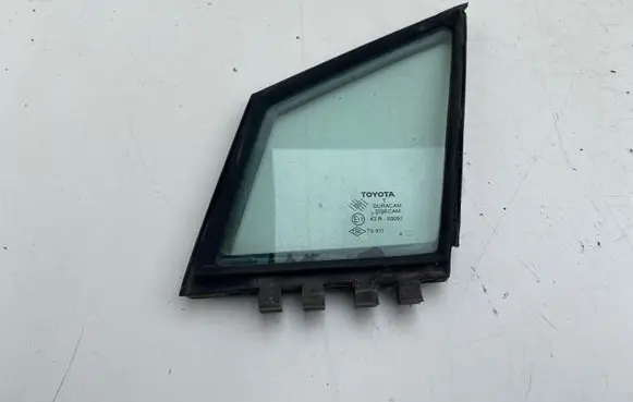 Toyota Corolla Verso E121 Front door vent window glass four-door 