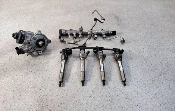 BMW 3 G20 G21 Fuel injector 857923613 8579236 8579230