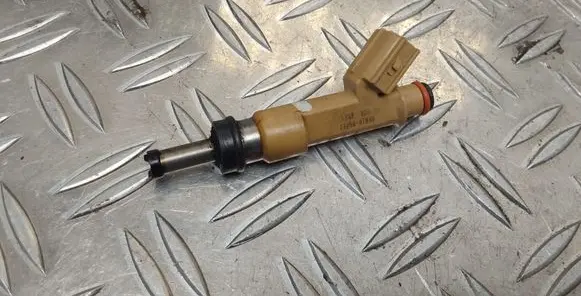 Toyota Verso Fuel injector 232500T030