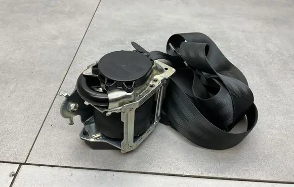 Peugeot 2008 II Front seatbelt 640646600C