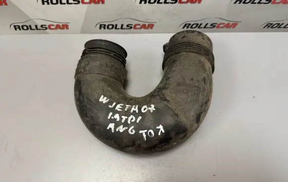 Volkswagen Jetta V Air intake hose/pipe 1K0129618