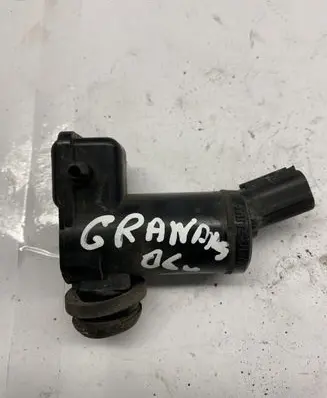 Suzuki Grand Vitara I Windscreen/windshield washer pump