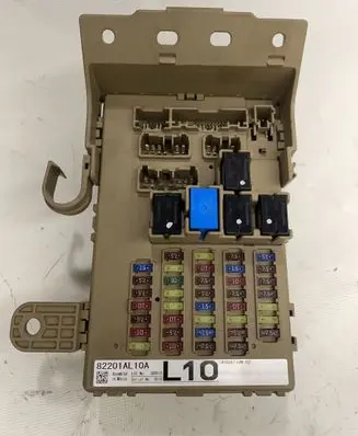 Subaru Outback (BS) Fuse module 82201AL10A