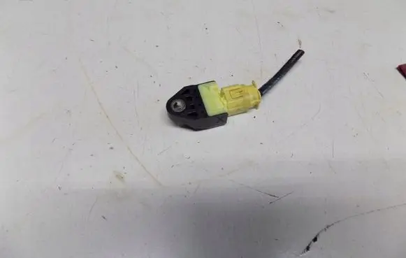 Toyota RAV 4 (XA30) Airbag deployment crash/impact sensor 8983133030