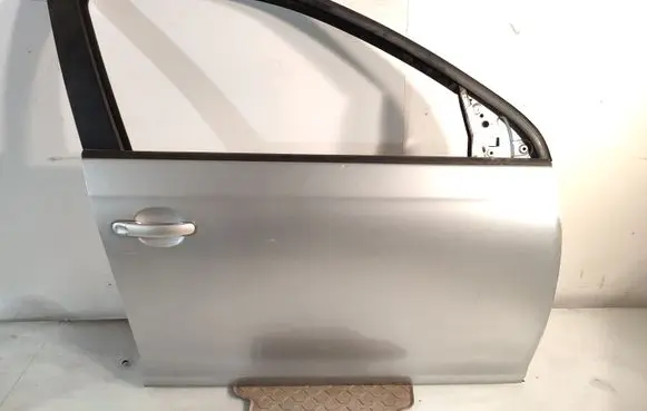 Volkswagen Jetta V Front door