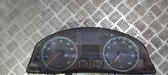 Volkswagen Golf V Speedometer (instrument cluster) 1K0920953 V0011000