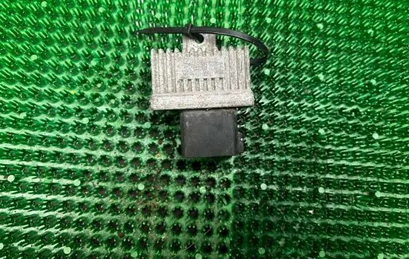 Renault Master II Glow plug pre-heat relay 7700115078
