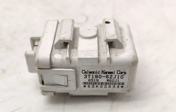 Suzuki Swift I Immobilizer control unit/module 3719062J10