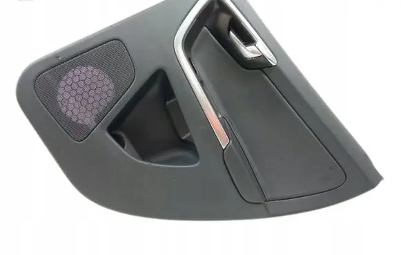 Volvo XC60 Front door card panel trim