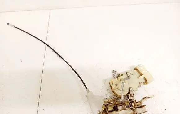 Toyota Yaris Front door lock 