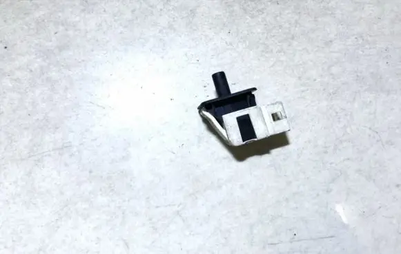 Mercedes-Benz E W211 Front door sensor coupe 2028209410