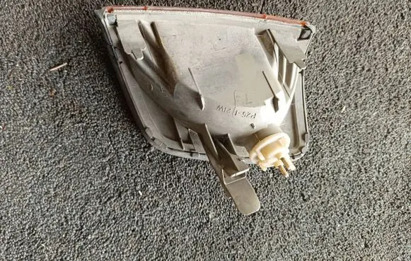 Mercedes-Benz E W124 Front indicator light 42704R6