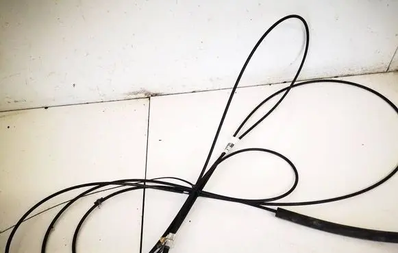 Handbrake/parking brake wiring cable
