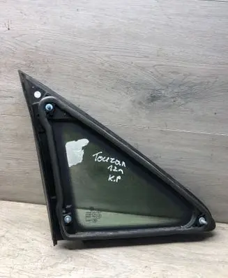 Volkswagen Touran II Front triangle window/glass DOT24M68AS2 E000255 43R00048