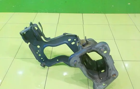 Volvo C30 Front side member PRZOD