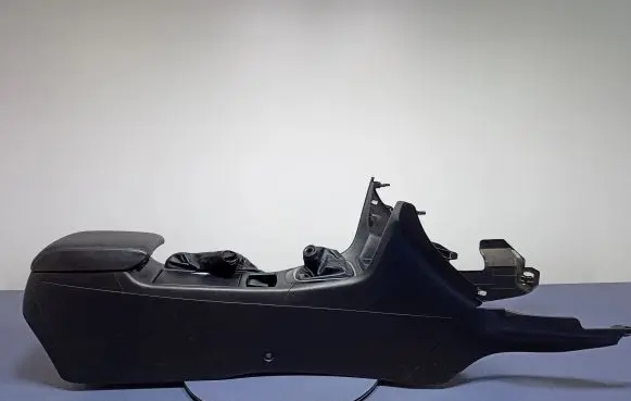 Mazda 6 Center console