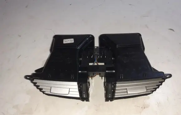 Mercedes-Benz E W212 Dashboard air vent grill cover trim A2128302854