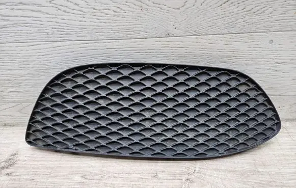 Mercedes-Benz C W205 Front bumper lower grill A2058850823