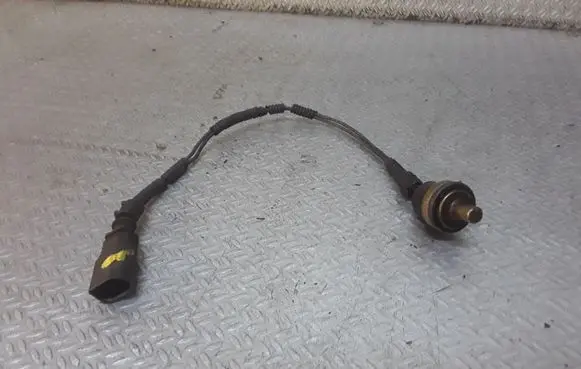 Volkswagen Touareg I Coolant temperature sensor 070919501B