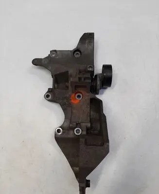 Volkswagen Tiguan Generator/alternator bracket 03L903143Q