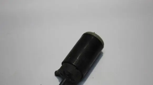 Volkswagen PASSAT B4 Windscreen/windshield washer pump NOCODE
