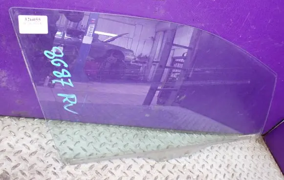 Mazda Premacy Front door window glass four-door