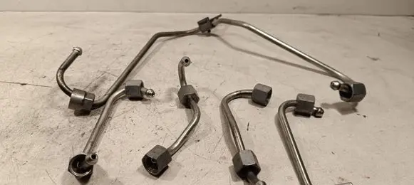 Jaguar XF X260 Fuel injector supply line/pipe 