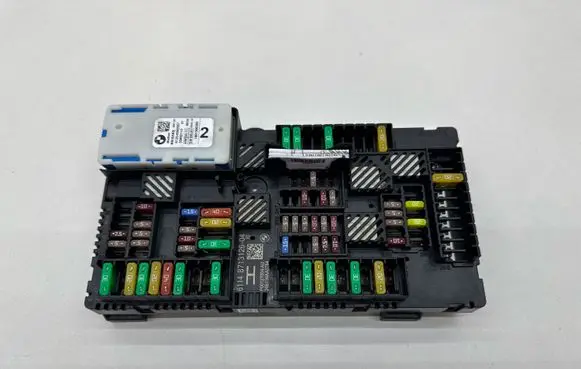 BMW 5 G30 G31 G38 Fuse module 8713126