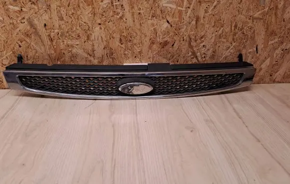 Ford Fiesta Front grill 2S618200