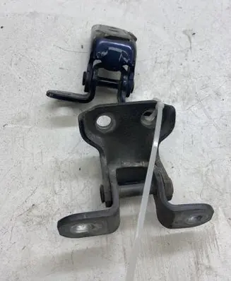 Lexus RX 300 Front door upper hinge