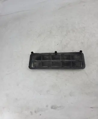 BMW 5 E34 Quarter panel pressure vent 64221946028