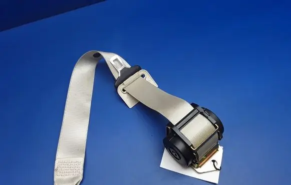 Mercedes-Benz E W211 Middle seatbelt (rear) 561115701