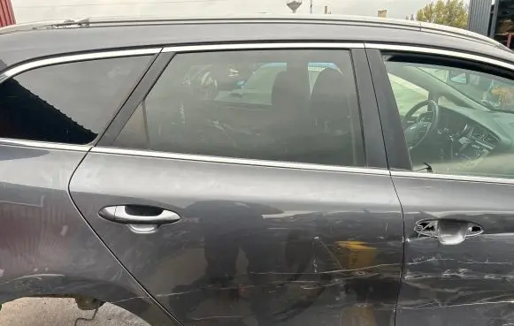 KIA Ceed Rear door