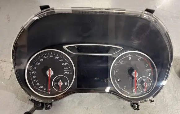 Speedometer (instrument cluster)