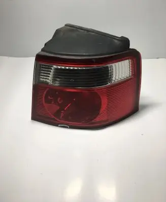 KIA Carens I Rear/tail lights